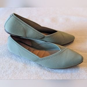 Kelly & Katie Jayde Slip-On Knit Flats - Size 10